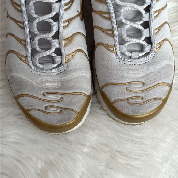 Nike Air Max Plus TN in white and gold Size 7 - Picture 7 of 8